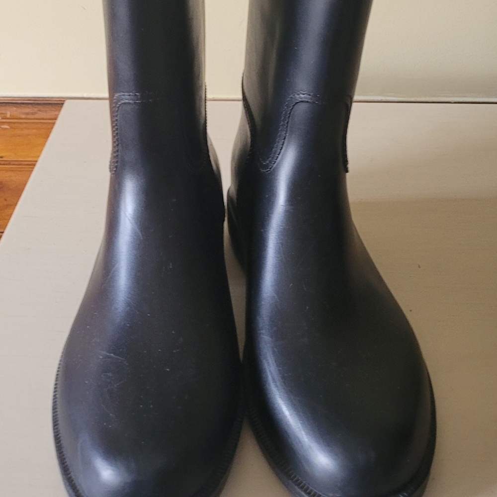 Armani jeans rubber boots, in black size 6.5